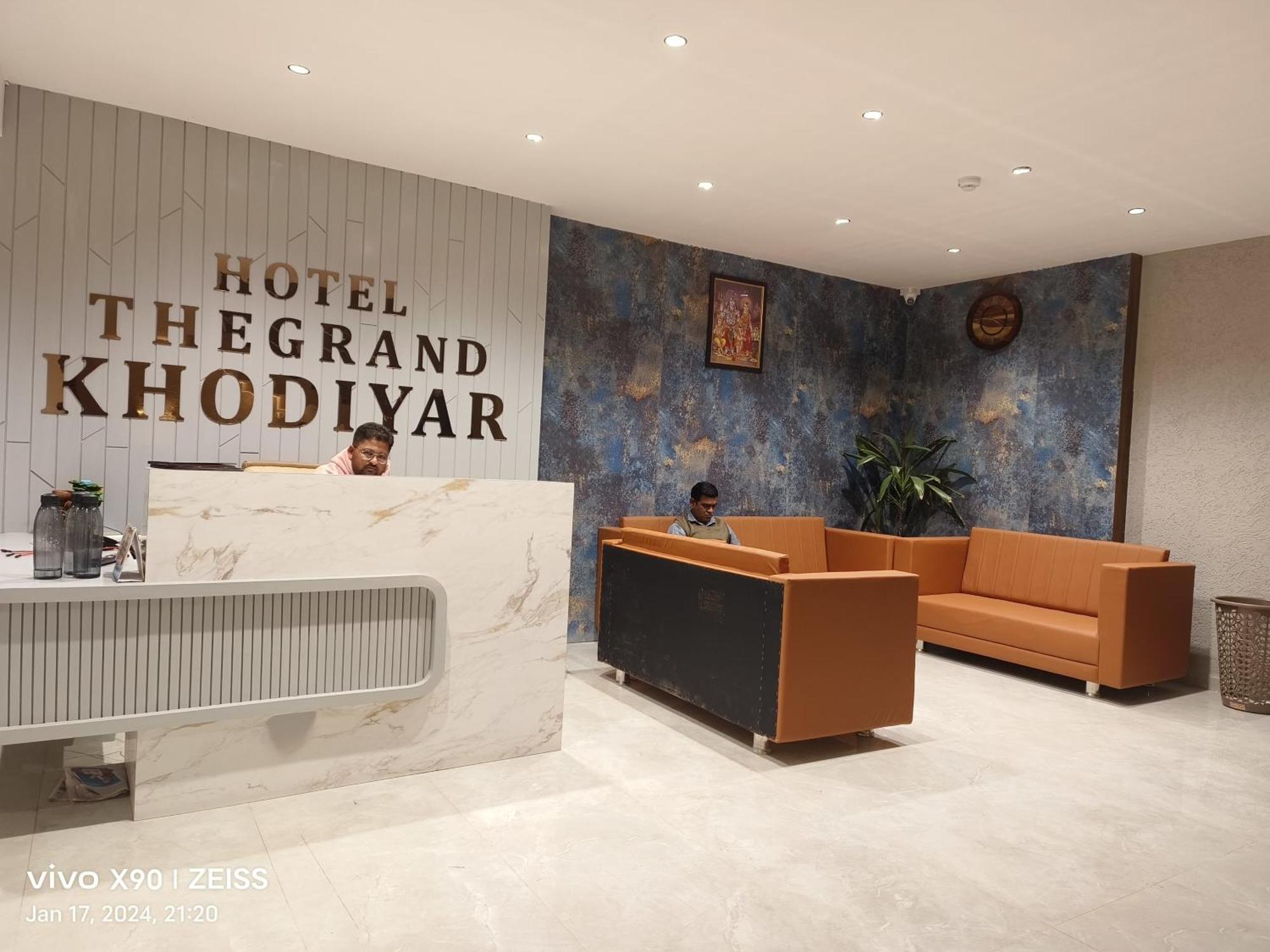 Hotel The Grand Khodiyar Visnagar Extérieur photo