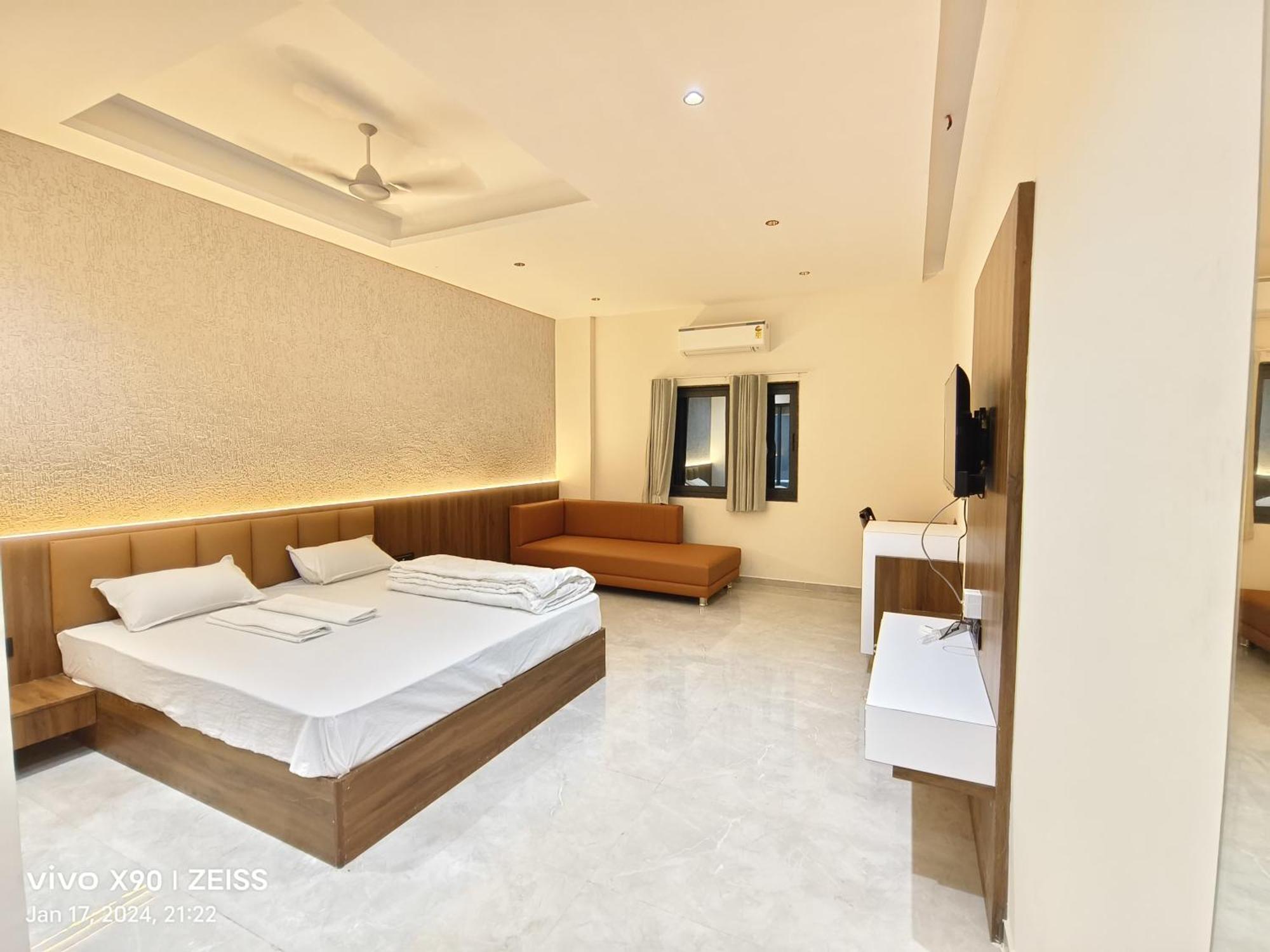 Hotel The Grand Khodiyar Visnagar Extérieur photo