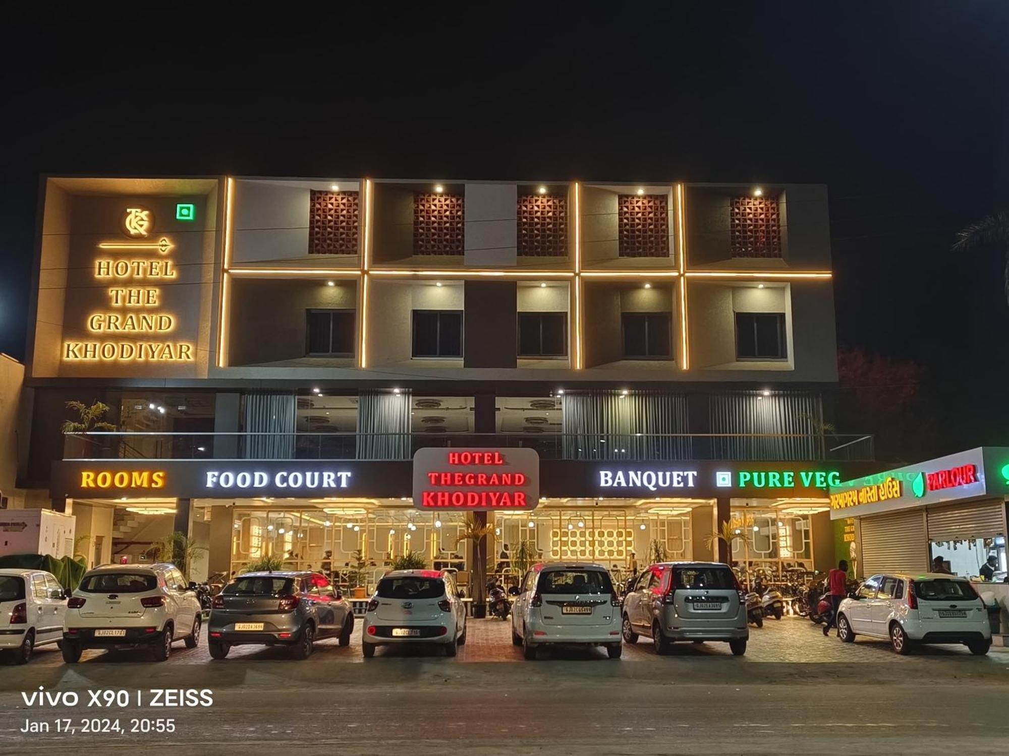 Hotel The Grand Khodiyar Visnagar Extérieur photo
