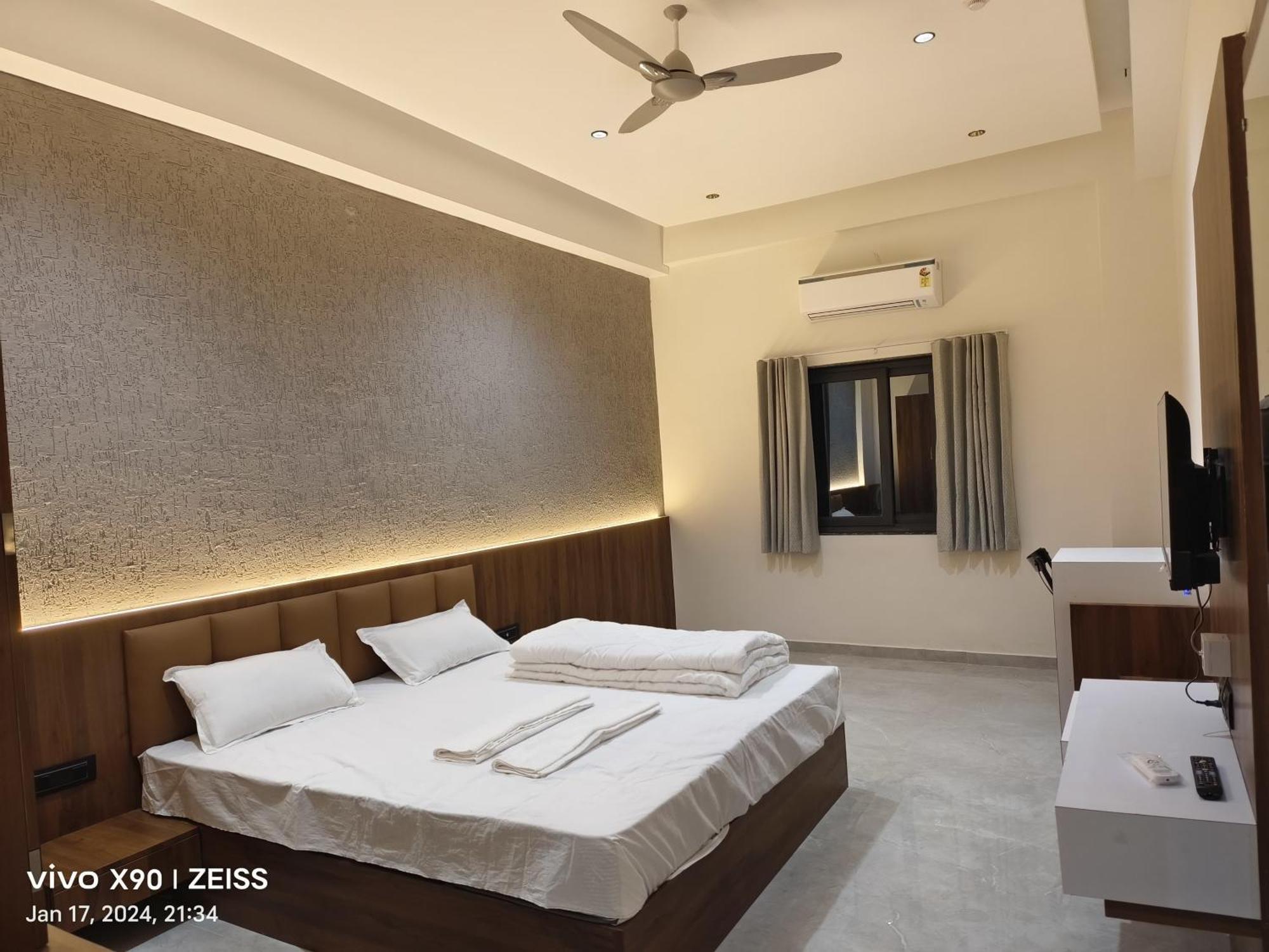 Hotel The Grand Khodiyar Visnagar Extérieur photo
