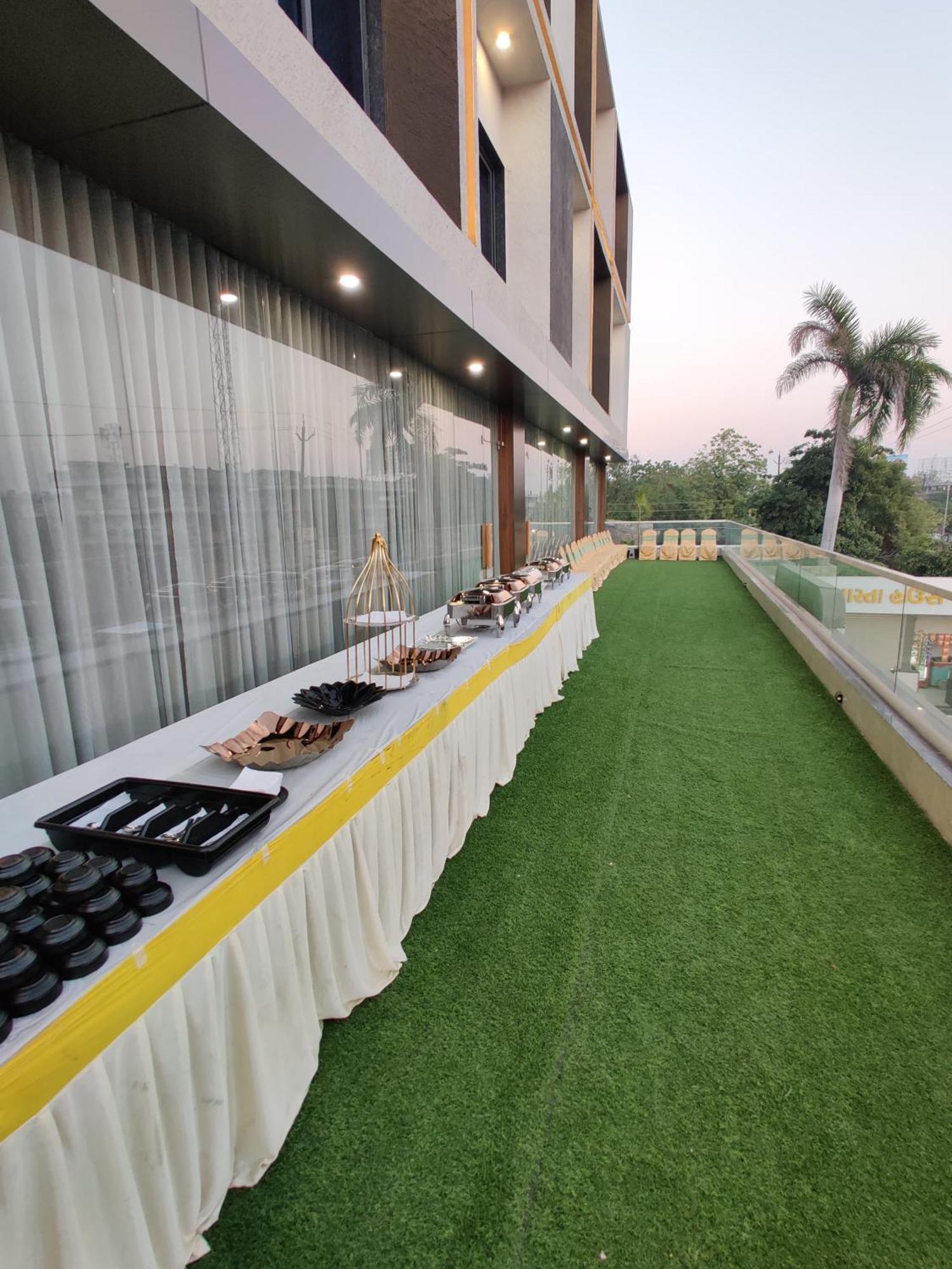 Hotel The Grand Khodiyar Visnagar Extérieur photo